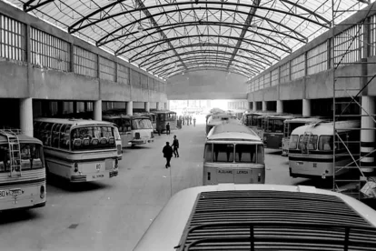 Imatge de la vella estació de busos en el primer dia de funcionament, el 24 de març del 1972. - JORDI ECHEVARRIA
