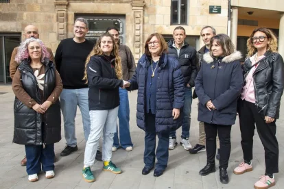 Els edils de Junts i la CUP van escenificar ahir la seua nova aliança de govern. - LAIA PEDRÓS