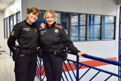 Nuria Garcia i Neus Juvillà, aquesta setmana a la comissaria de la Seu. - C. SANS