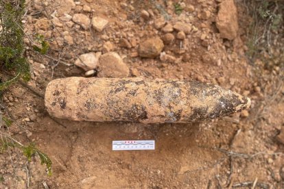 El projectil d'artilleria de la Guerra Civil localitzat durant unes obres a l'Albagés.