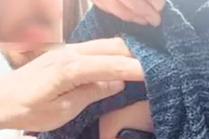 El dispositiu estava format per una càmera oculta integrada a la roba, un emissor extern que enviava les imatges a l’exterior i un miniauricular imperceptible. - MOSSOS D’ESQUADRA