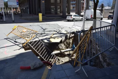 A la Seu es va haver d’assegurar mobiliari urbà i retirar uralites inestables. - C. SANS