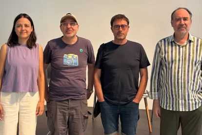 Laia Pulido, Antoni Pinent i Jesús Vilamajó, ahir amb el director del Morera, Jesús Navarro. - L. B. L.