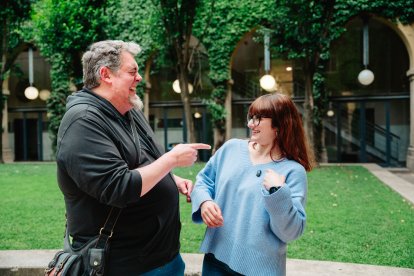 La campanya la protagonitzen dos exalumnes: l’actor i guionista Ferran Aixalà i la comunicadora Marina Castellví @Marinadorqueguai