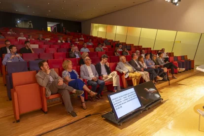 La jornada organitzada per SEGRE i la Fundació Horitzons 2050 va tenir lloc a la Llotja de Lleida. - JORDI ECHEVARRIA