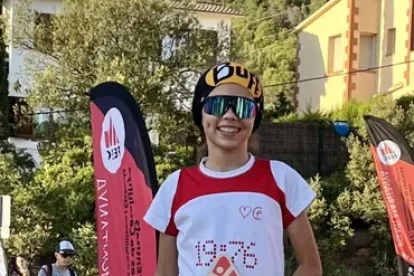 Alba Capell, després d’obtenir el títol en curses de muntanya i al guanyar el Català sub-14 de marxa.