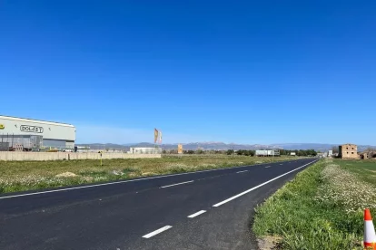 L’actual C-13, al seu pas pel polígon de Balaguer.