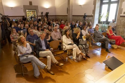 L’Aula Magna de l’IEI es va omplir ahir de representants de la indústria turística de Lleida. - JORDI ECHEVARRIA