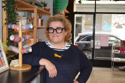 Sra. García és molt més que una papereria, organitzant tallers diversos i col·laborant amb projectes solidaris.