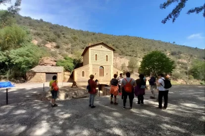 La visita a la presa del Tossal de Ponts és una de les rutes que ofereix la Fundació Canals d’Urgell per divulgar el seu patrimoni. - FCU