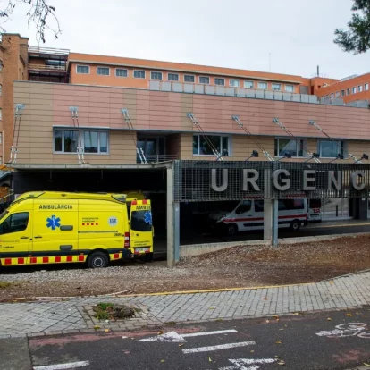 Foto d’arxiu de la porta d’accés a la unitat d’Urgències de l’hospital Arnau de Vilanova. - SEGRE
