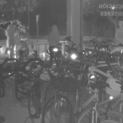 Una de las tiendas de bicicletas asaltadas.