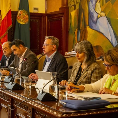 Talarn i els vicepresidents de la Diputació, durant un ple.