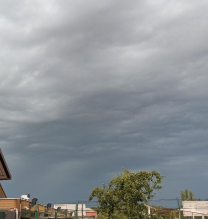 El cel d'aquest dissabte al migdia a Lleida