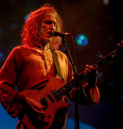 Robe Iniesta durante un concierto en Madrid en 2024.