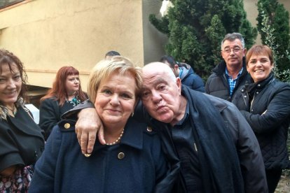 Felicita els teus familiars i amics pel seu aniversari, sant, casament enviant fotos a cercle@segre.com