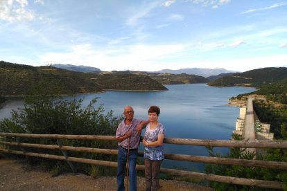 Felicita els teus familiars i amics pel seu anirversari, sant, casament enviant fotos a cercle@segre.com