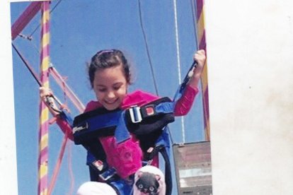 Felicita els teus familiars i amics pel seu anirversari, sant, casament enviant fotos a cercle@segre.com