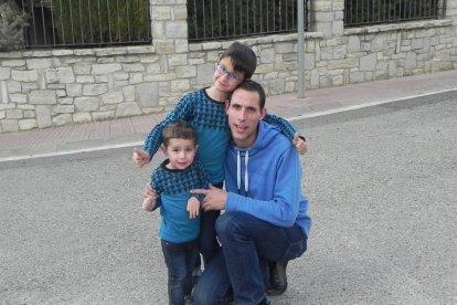 Felicita els teus familiars i amics pel seu aniversari, sant, casament enviant fotos a cercle@segre.com