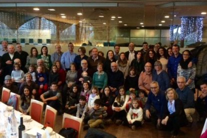 Felicita els teus familiars i amics pel seu aniversari, sant, casament enviant fotos a cercle@segre.com