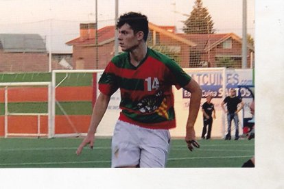 Felicita els teus familiars i amics pel seu aniversari, sant, casament enviant fotos a cercle@segre.com