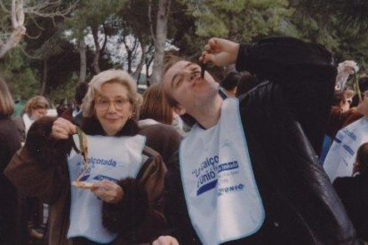 Felicita els teus familiars i amics pel seu aniversari, sant, casament enviant fotos a cercle@segre.com