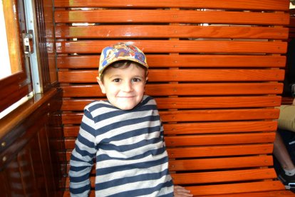 Felicita els teus familiars i amics pel seu aniversari, sant, casament enviant fotos a cercle@segre.com