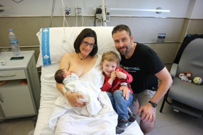 Felicita els teus familiars i amics pel seu aniversari, sant, casament enviant fotos a cercle@segre.com