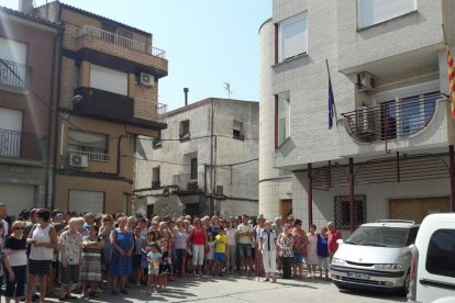 Localitats d'arreu de la geografia lleidatana han celebrat minuts de silenci en rebuig als atemptats de Barcelona i Cambrils.