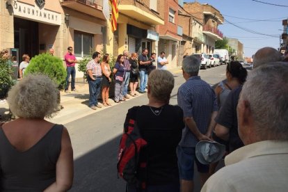 Localitats d'arreu de la geografia lleidatana han celebrat minuts de silenci en rebuig als atemptats de Barcelona i Cambrils.