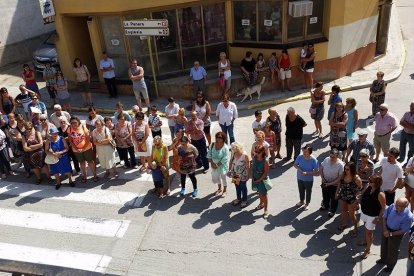 Localitats d'arreu de la geografia lleidatana han celebrat minuts de silenci en rebuig als atemptats de Barcelona i Cambrils.