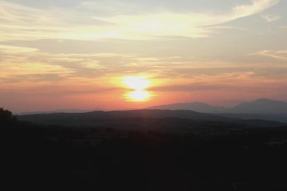 Les fulles cauen, arriba la boira i comença a fer fred.