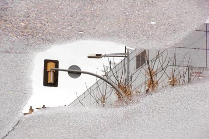 Les fulles cauen, arriba la boira i comença a fer fred.