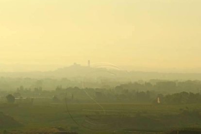 Les fulles cauen, arriba la boira i comença a fer fred.