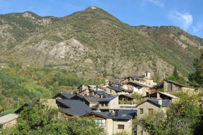 Les fulles cauen, arriba la boira i comença a fer fred.