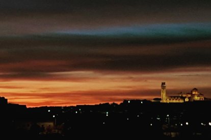 Les fulles cauen, arriba la boira i comença a fer fred.