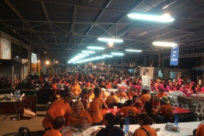 Busquem la foto més divertida de l'Aplec! Envia'ns una fotografia teva, sol o acompanyat, i que mostri el bo i millor de l'Aplec: La colla, la panyoleta, el menjar, la festa o el que sigui! Participar té premi!