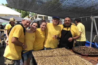 Busquem la foto més divertida de l'Aplec! Envia'ns una fotografia teva, sol o acompanyat, i que mostri el bo i millor de l'Aplec: La colla, la panyoleta, el menjar, la festa o el que sigui! Participar té premi!