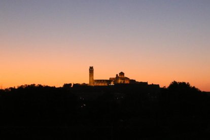 Les fulles cauen, arriba la boira i comença a fer fred.