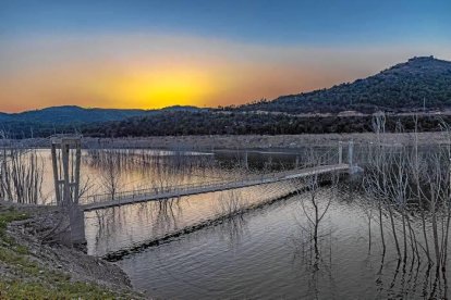 Les fulles cauen, arriba la boira i comença a fer fred.