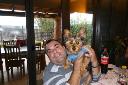 Felicita els teus familiars i amics pel seu aniversari, sant, casament enviant fotos a cercle@segre.com