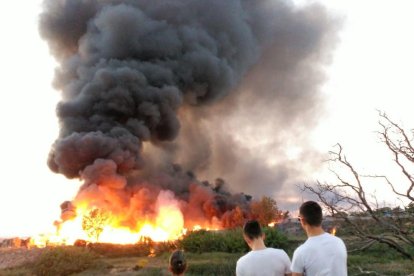 Incendi al Camí dels Frares.