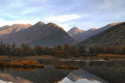 Les fulles cauen, arriba la boira i comença a fer fred.