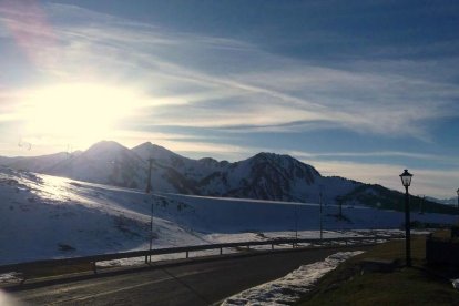 Les fulles cauen, arriba la boira i comença a fer fred.