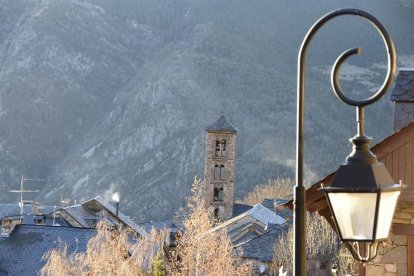 Les fulles cauen, arriba la boira i comença a fer fred.