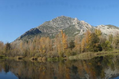 Les fulles cauen, arriba la boira i comença a fer fred.