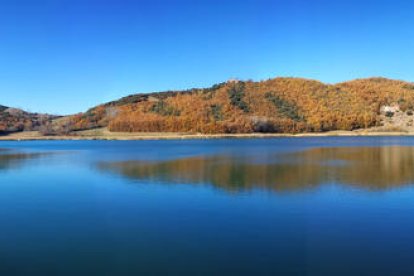 Les fulles cauen, arriba la boira i comença a fer fred.