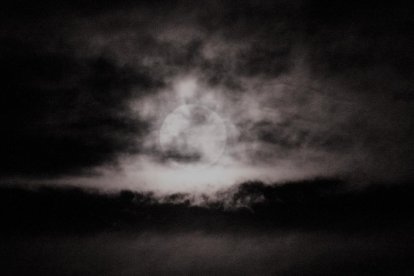 Les fulles cauen, arriba la boira i comença a fer fred.