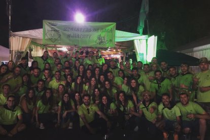 Felicita els teus familiars i amics pel seu aniversari, sant, casament enviant fotos a cercle@segre.com