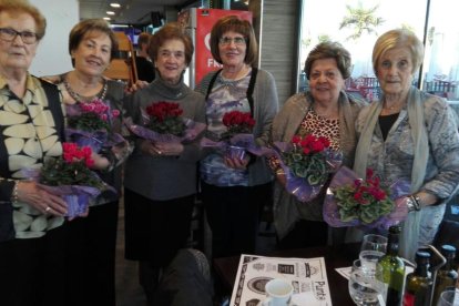 Felicita els teus familiars i amics pel seu aniversari, sant, casament enviant fotos a cercle@segre.com